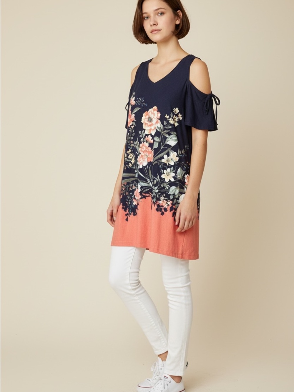 Women's Elle Cold Shoulder Floral Tunic Top Size Medium